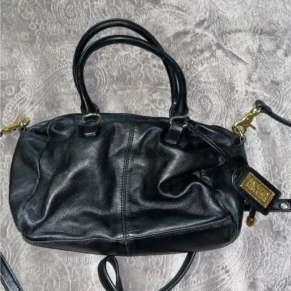 Badgley Mischka Black Leather Handbag with Gold Accents - Picture 3 of 11